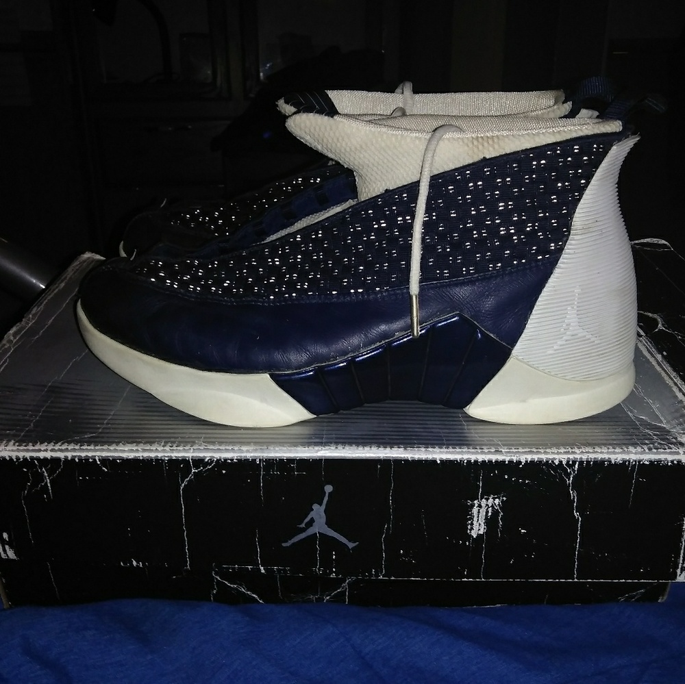 2000 Jordan 15 "Obsidian" size 13 (NEEDS REGLUE)